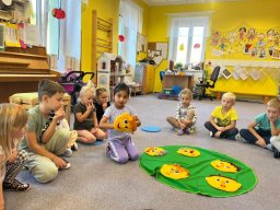 ZVONEČEK - ZÁŘÍ 1